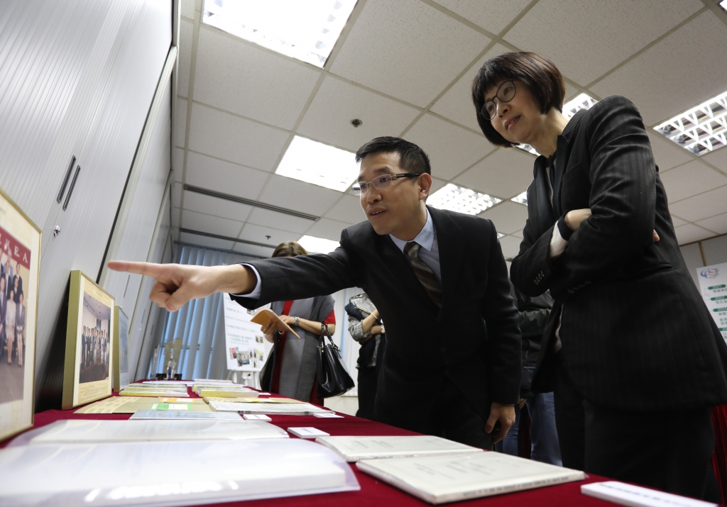 考試展品勾起不少回憶